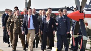 Predsjednica Kolinda Grabar-Kitarović posjetila 93. zrakoplovnu bazu Zemunik. Foto: Dino Stanin/PIXSELL