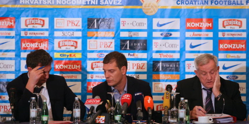 Zagreb, 041009. Uoci odlaska Hrvatske nogometne reprezentacija na pripreme za utakmicu sa Kazahstanom, Slaven Bilic odrzao je konferenciju za novinare u hotelu Sheraton. Na slici: Davor Gavran, Slaven Bilic i Zorislav Srebric. Foto: Neja Markicevic /CROP Zagreb, 041009. Uoci odlaska Hrvatske nogometne reprezentacija na pripreme za utakmicu sa Kazahstanom, Slaven Bilic odrzao je konferenciju za novinare u hotelu Sheraton. Na slici: Davor Gavran, Slaven Bilic i Zorislav Srebric. Foto: Neja Markicevic /CROP