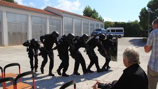 U prigodi Dana hrvatske policije i njihovog zaštitnika Sv.Mihovila danas je u PU Zadarskoj održana prigodna svečanost.U nastavku svečanosti, pokaznu vježbu samoobrane izveli su pripadnici interventne jedinice PU Zadarske te su podijeljena priznanja nagrađ U prigodi Dana hrvatske policije i njihovog zaštitnika Sv.Mihovila danas je u PU Zadarskoj održana prigodna svečanost.U nastavku svečanosti, pokaznu vježbu samoobrane izveli su pripadnici interventne jedinice PU Zadarske te su podijeljena priznanja nagrađ