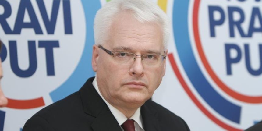 Karlovac – U sklopu predizborne kampanje za predsjednika RH aktualni predsjednik Republike Hrvatske Ivo Josipovic u Karlovcu se druzio sa gradanima i u Gradskoj knjiznici I.G.Kovacic sudjelovao na tribini sa temom Ustavne promjene-gospodarska diplomacija. Karlovac – U sklopu predizborne kampanje za predsjednika RH aktualni predsjednik Republike Hrvatske Ivo Josipovic u Karlovcu se druzio sa gradanima i u Gradskoj knjiznici I.G.Kovacic sudjelovao na tribini sa temom Ustavne promjene-gospodarska diplomacija.