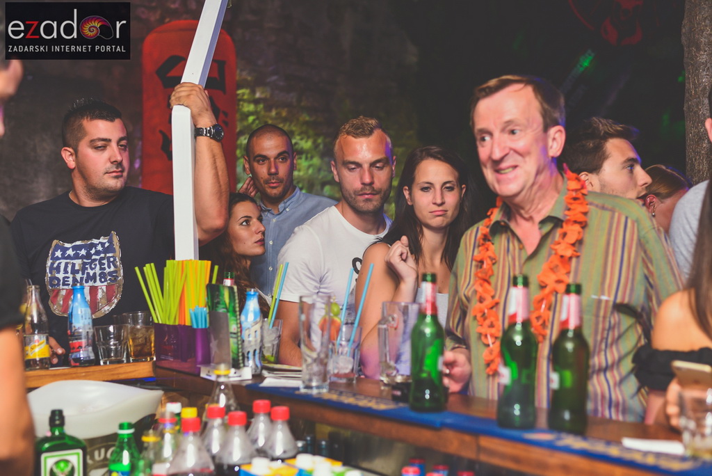 Connect @ Teatro bar & Zlatni kutić Connect @ Teatro bar & Zlatni kutić