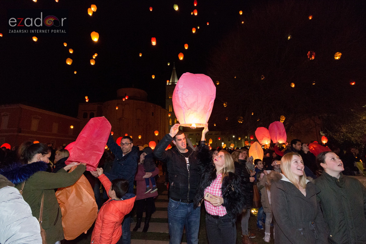 Humanitarni svjetlosni spektakl “Zaželi ljubav” na zadarskom Forumu, 18. veljače 2017. Humanitarni svjetlosni spektakl “Zaželi ljubav” na zadarskom Forumu, 18. veljače 2017.