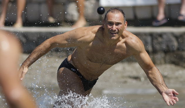 Split, 120611.
Na splitskim Bacvicama odrzano je 7. Prvenstvo svita u piciginu. Naslov pobjednika drugu godinu za redom osvojila je ekipa A1.
Foto: Ante Cizmic / CROPIX