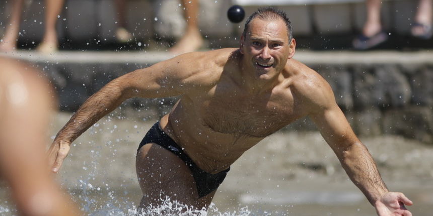 Split, 120611.
Na splitskim Bacvicama odrzano je 7. Prvenstvo svita u piciginu. Naslov pobjednika drugu godinu za redom osvojila je ekipa A1.
Foto: Ante Cizmic / CROPIX