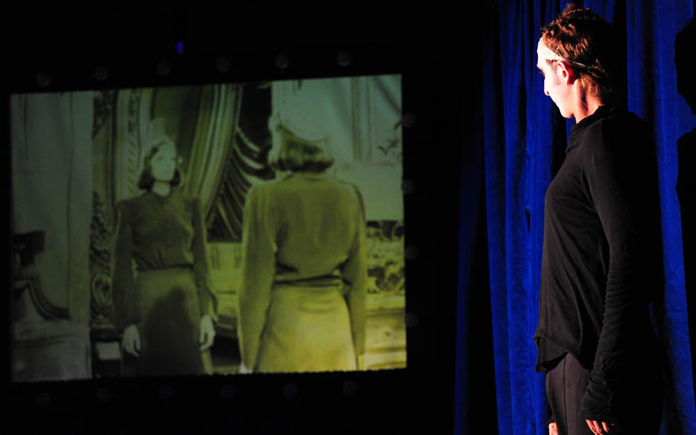 17. Zadarsko kazališno ljeto: Multimedijalni performans “Diva”, Edvin Liverić, foto: N. Marčev 17. Zadarsko kazališno ljeto: Multimedijalni performans “Diva”, Edvin Liverić, foto: N. Marčev