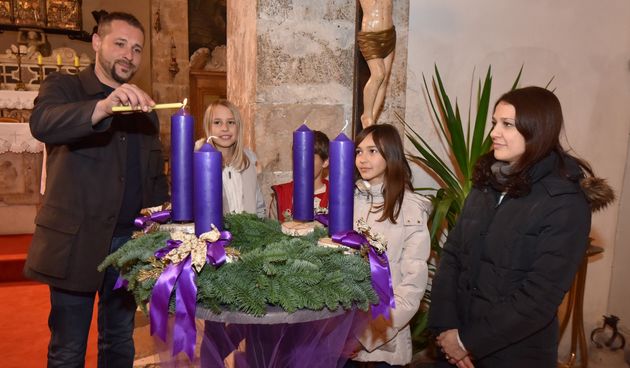 Paljenje prve adventske svijeće 2017.