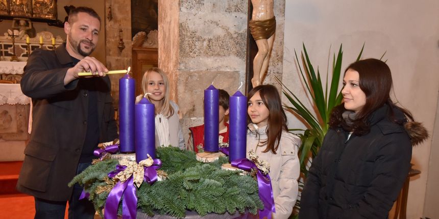 Paljenje prve adventske svijeće 2017.
