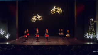 Božićna čestitka plesnog odjela Glazbene škole Blagoje Bersa