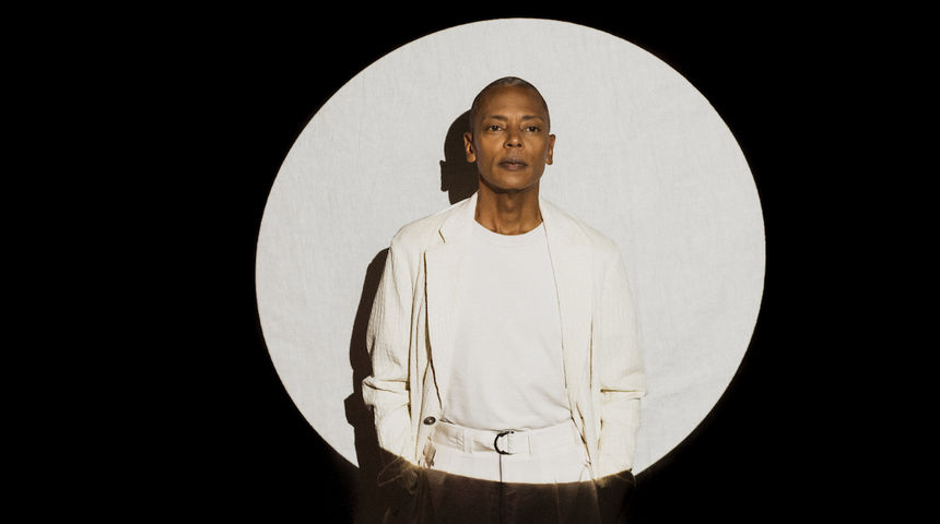 Zagreb s nestrpljenjem iščekuje 21. izdanje Future Scopea koje nam se bliži. Prvog dana na Velikom jarunskom jezeru glavna zvijezda je legendarni Jeff Mills. Ovaj američki DJ u petak, 12. svibnja razveselit će brojne hrvatske obožavatelje. Zagreb s nestrpljenjem iščekuje 21. izdanje Future Scopea koje nam se bliži. Prvog dana na Velikom jarunskom jezeru glavna zvijezda je legendarni Jeff Mills. Ovaj američki DJ u petak, 12. svibnja razveselit će brojne hrvatske obožavatelje.