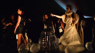 Dragon teatar- “POE – Nikad više”, foto: Iva Perinčić Dragon teatar- “POE – Nikad više”, foto: Iva Perinčić