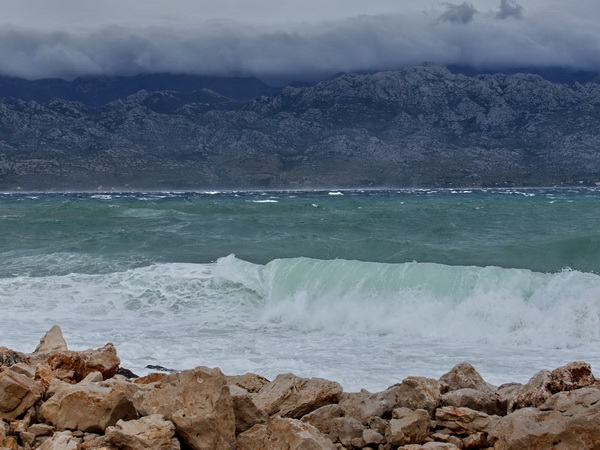 Olujna bura u Ražancu 15. srpnja 2016. Foto:Leo Kvarantan Olujna bura u Ražancu 15. srpnja 2016. Foto:Leo Kvarantan
