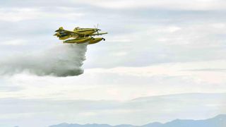 U sklopu Medjunarodne konferencije o gasenju pozara iz zraka (Aerial Firefighting Conference), u zrakoplovnoj bazi HRZ Zemunik odrzala se pokazna vjezba na kojoj su sudjelovali protupozarni avioni i helikopteri iz sastava 93. zrakoplovne baze u Zemuniku, U sklopu Medjunarodne konferencije o gasenju pozara iz zraka (Aerial Firefighting Conference), u zrakoplovnoj bazi HRZ Zemunik odrzala se pokazna vjezba na kojoj su sudjelovali protupozarni avioni i helikopteri iz sastava 93. zrakoplovne baze u Zemuniku,