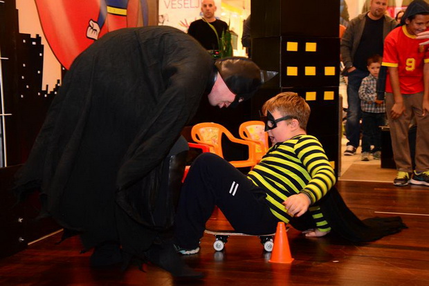 Superheroji u trgovinskom centru Supernova 25. listopada 2014. Foto: Iva Perinčić Superheroji u trgovinskom centru Supernova 25. listopada 2014. Foto: Iva Perinčić