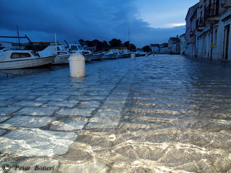 Starogradska plima, Foto: Petar Botteri Starogradska plima, Foto: Petar Botteri