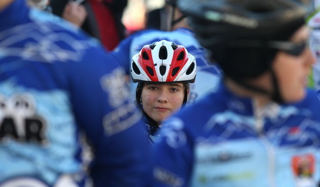 Zadar, 291212.
Bozicna biciklijada na relaciji Zadar – Vir, koja je bila najavljena za srijedu 26. prosinca te odgodjena uslijed kisnog vremena, krenula je jutros s Branimirove obale u 10 sati. 
Na slici detalj sa biciklijade.
Foto: Jure Miskovic / CROPIX