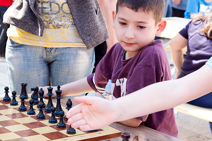 Narodni trg: Simultanka velemajstora Saša Martinović na 50 pločaa, Foto: Leo Banićć Narodni trg: Simultanka velemajstora Saša Martinović na 50 pločaa, Foto: Leo Banićć