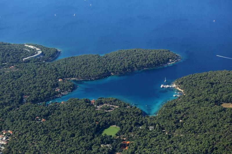 01.08.2013., Zadar – Fotografije panoramskog leta od Zadra do Medulina. Photo: Filip Brala/PIXSELL Autor  Filip Brala/PIXSELL KLJUČNE RIJEČI  let, panorama, grad Zadar, zracni snimak, Jadran, arhipelag, more, avion