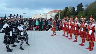 HGD Sv. Cecilija izvelo korčulanski viteški ples “Moreška” na Pozdravu suncu