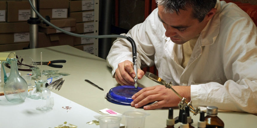 Šime Perović – Restauracija antičkog stakla (foto: A.Gospić)