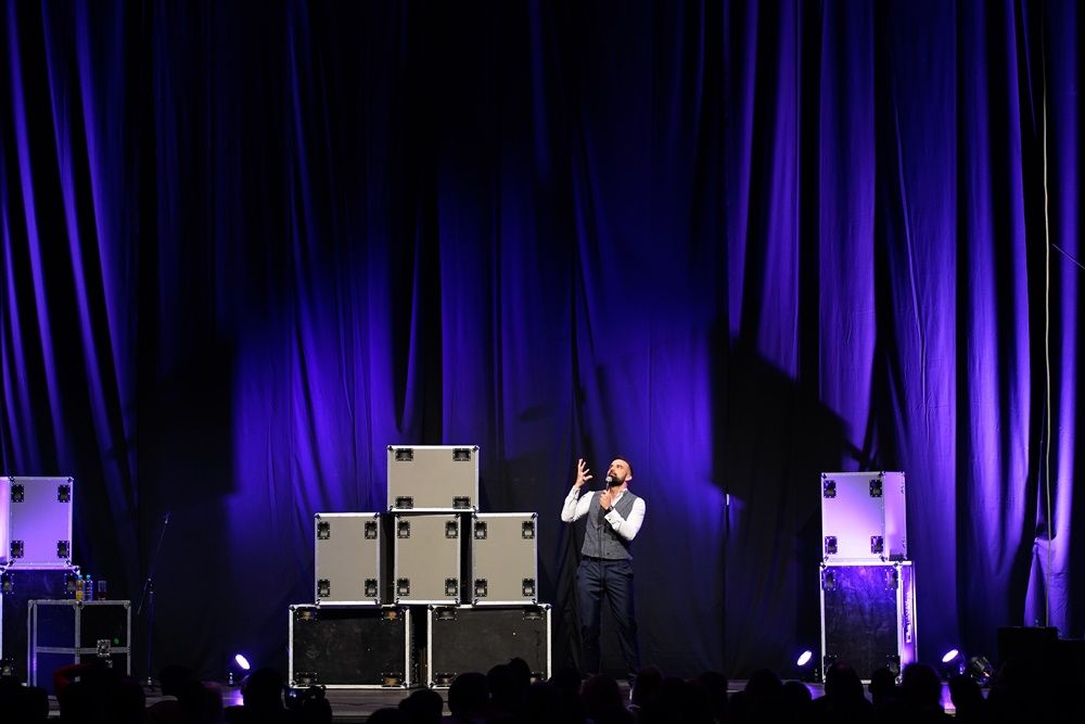 Stand up comedy večer: Ivan Šarić u Domu sportova Stand up comedy večer: Ivan Šarić u Domu sportova