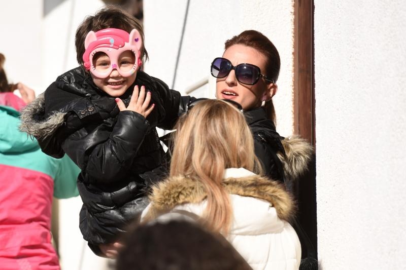 Maslenica: Aktivisti, mještani i prijatelji dali podršku obitelji Božić. Foto: Dino Stanin/PIXSELL