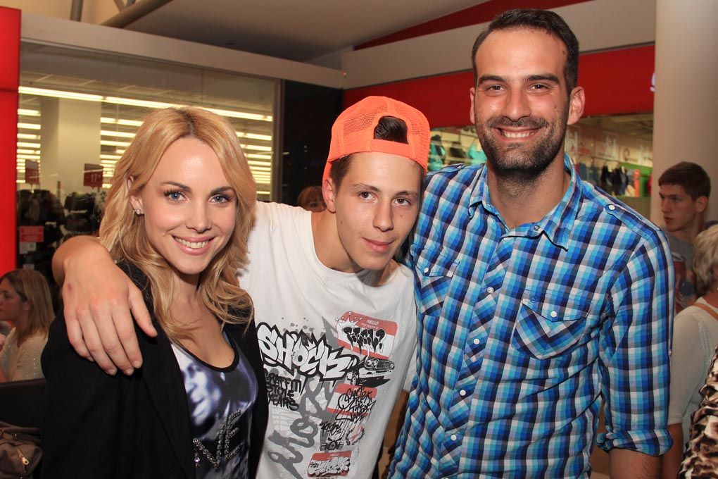 Image 685911 (auto) Image 685911 (auto)