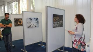 U Gradskoj knjižnici otvorena izložba “Crna šuma” Damira Hoyke