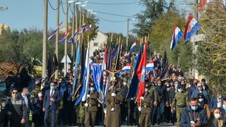 Škabrnja: Kolonom sjećanja obilježena je obljetnica stradavanja branitelja i civila Škabrnja: Kolonom sjećanja obilježena je obljetnica stradavanja branitelja i civila
