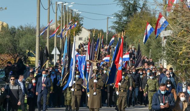 Škabrnja: Kolonom sjećanja obilježena je obljetnica stradavanja branitelja i civila