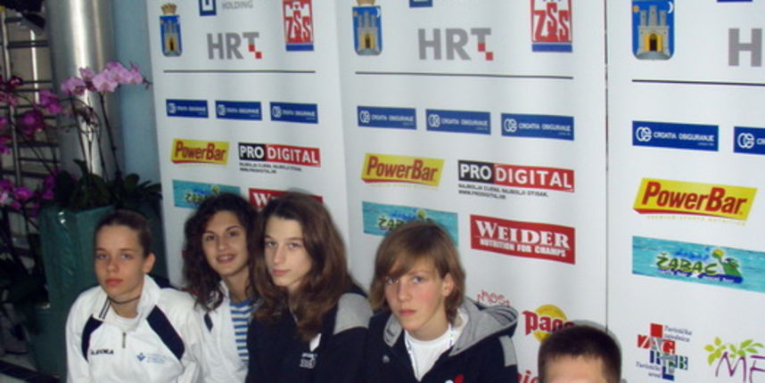 Plivaci PK Zadar na mitingu Mladost 2010.