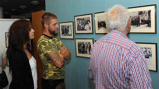 Zadar, 4.6.2012. snimio: Nenad Marčev
Izložba Petra Goića
Gradska knjižnica Zadar Zadar, 4.6.2012. snimio: Nenad Marčev
Izložba Petra Goića
Gradska knjižnica Zadar