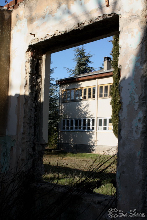 Devastirana bivša vojna baza Šepurine, Foto: Iva Idassa Devastirana bivša vojna baza Šepurine, Foto: Iva Idassa