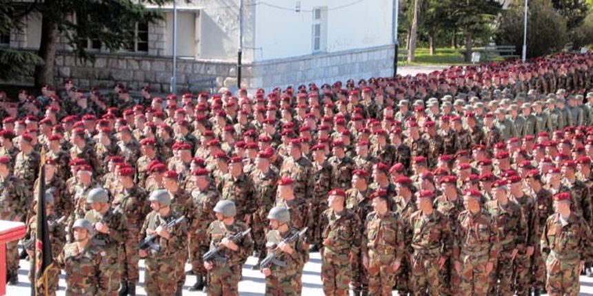 Četvrta gardijska brigada Četvrta gardijska brigada