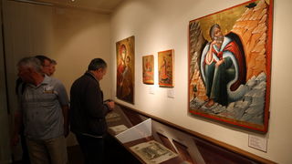 Zadar, 170513.
Crkva sv Ilije, Poluotok.
Veceras je otvorena sakralna riznica pravoslavne crkve sv. Ilije – vrijedne umjetnine i galerija ikona. Javnosti ju je predstavio episkop dalmatinski Fotije. Riznica je obnovljena sredstvima Ministarstva kultur Zadar, 170513.
Crkva sv Ilije, Poluotok.
Veceras je otvorena sakralna riznica pravoslavne crkve sv. Ilije – vrijedne umjetnine i galerija ikona. Javnosti ju je predstavio episkop dalmatinski Fotije. Riznica je obnovljena sredstvima Ministarstva kultur