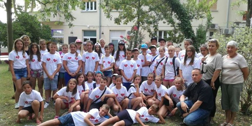 Vukovarci i Zadrani posadili stablo prijateljstva Vukovarci i Zadrani posadili stablo prijateljstva