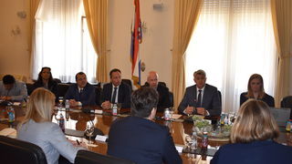 Predstavnici dvadesetak stranih veleposlanstva u posjetu Zadarskoj županiji Predstavnici dvadesetak stranih veleposlanstva u posjetu Zadarskoj županiji