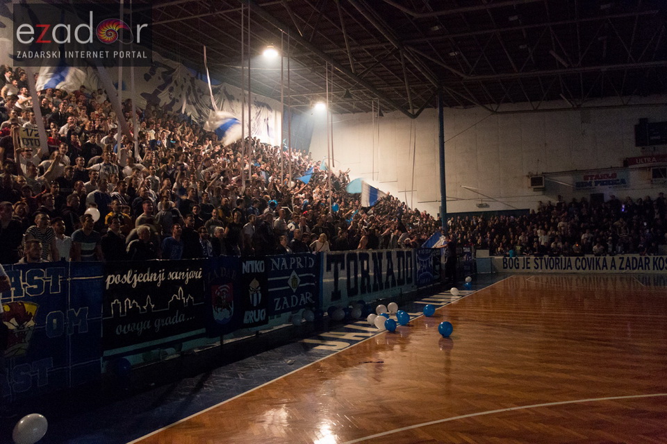 Humanitarno gledanje utakmice Zadar-Cibona u Jazinama Humanitarno gledanje utakmice Zadar-Cibona u Jazinama