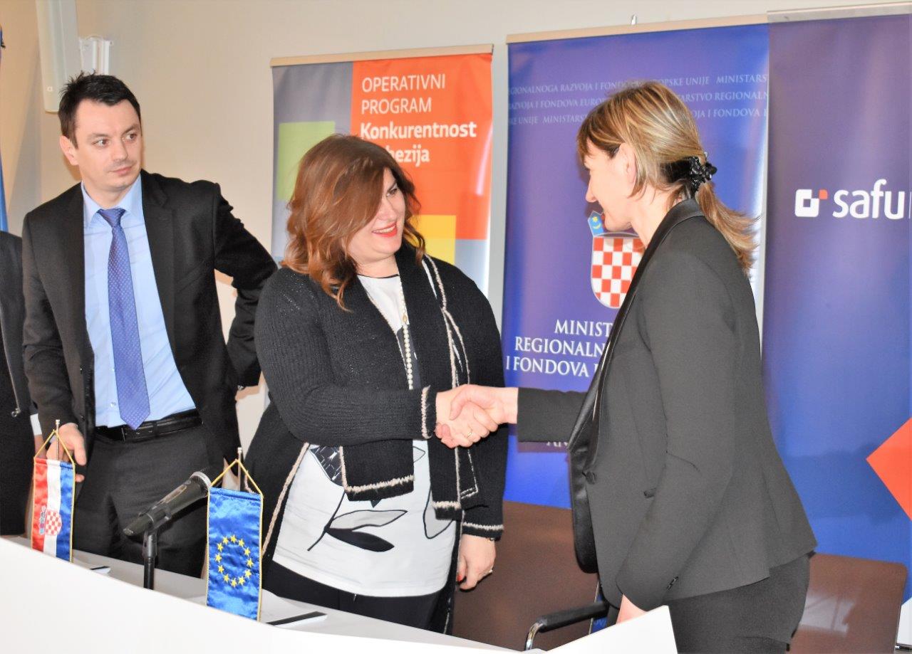 Potpisivanje ugovora u prezentacijskom centru “Podzemni grad Paklenice” NP Paklenica Potpisivanje ugovora u prezentacijskom centru “Podzemni grad Paklenice” NP Paklenica