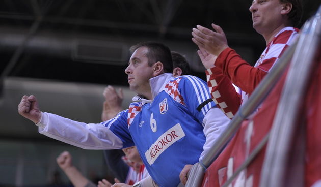 Vrsac, 160112.
Europsko prvenstvo u rukometu u Srbiji.
Prvo kolo, utakmica izmedju Hrvatske i Islanda.
Na slici: Hrvatski navijaci.
Foto: Drazen Aleksic / CROPIX