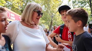 Druženje s košakašima povodom 60. rođendana Dražena Petrovića Druženje s košakašima povodom 60. rođendana Dražena Petrovića