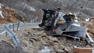 Orkanska bura na istom mjestu na cesti Gračac – Zaton Obrovački prevrnula dva kamiona