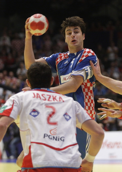 Bec, 300110.
Austrija je domacin EURO 2010 u rukometu od 19-31 01.10. U Becu se igraju utakmice poufinala i finala. Polufinale su izborile reprezentacije Islanda, Francuske, Poljske i Hrvatske.
Utakmica polufinala Hrvatska – Poljska.
Na slici: Domagoj Du Bec, 300110.
Austrija je domacin EURO 2010 u rukometu od 19-31 01.10. U Becu se igraju utakmice poufinala i finala. Polufinale su izborile reprezentacije Islanda, Francuske, Poljske i Hrvatske.
Utakmica polufinala Hrvatska – Poljska.
Na slici: Domagoj Du