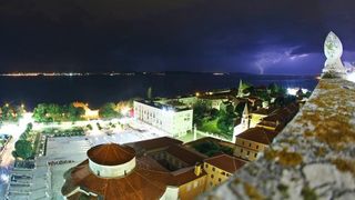 Grmljavinsko nevrijeme zahvatilo je zadarsko podrucje u vecernjim satima.