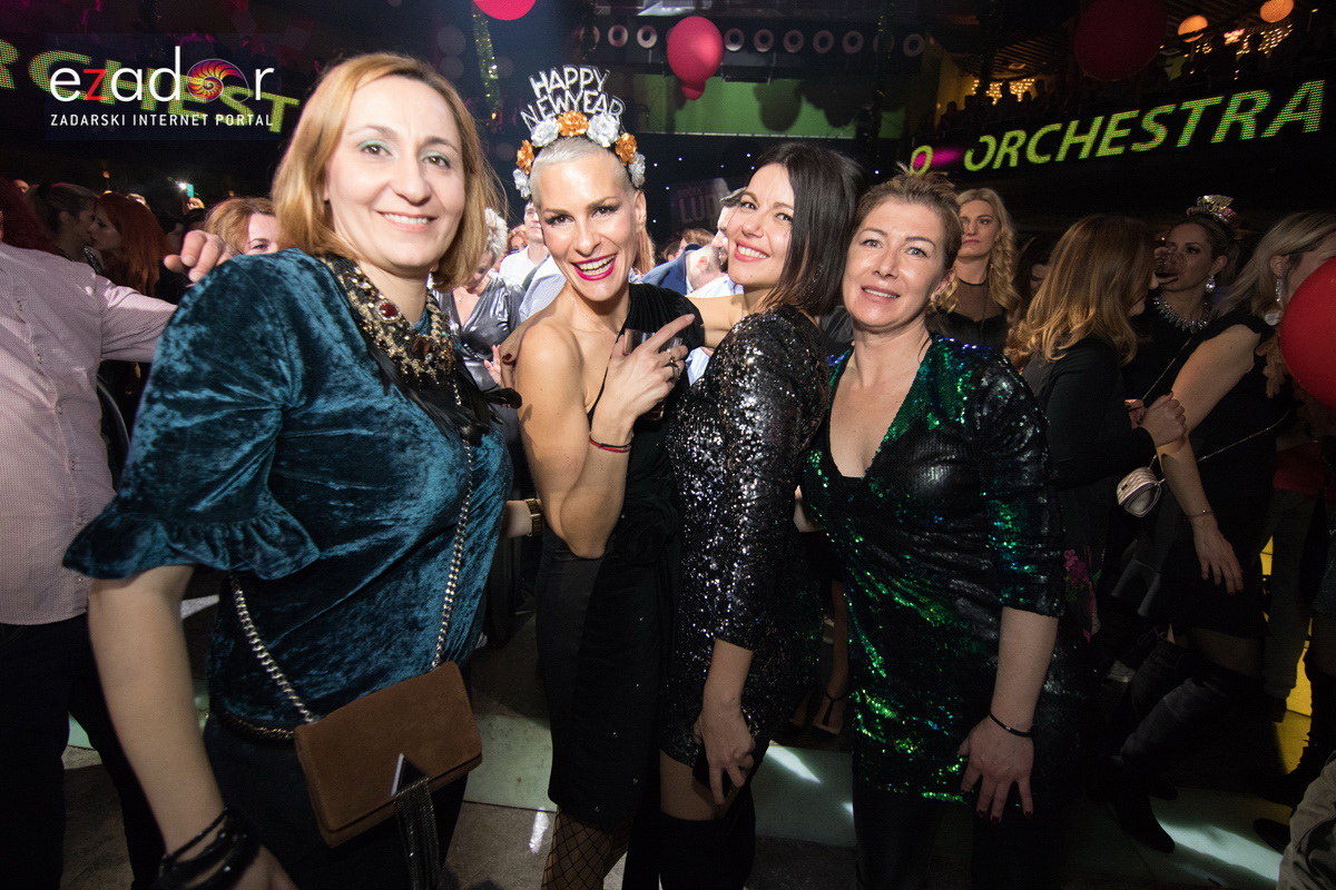 Ludnica u Saturnusu: Najbolji doček u svemiru i šire Ludnica u Saturnusu: Najbolji doček u svemiru i šire