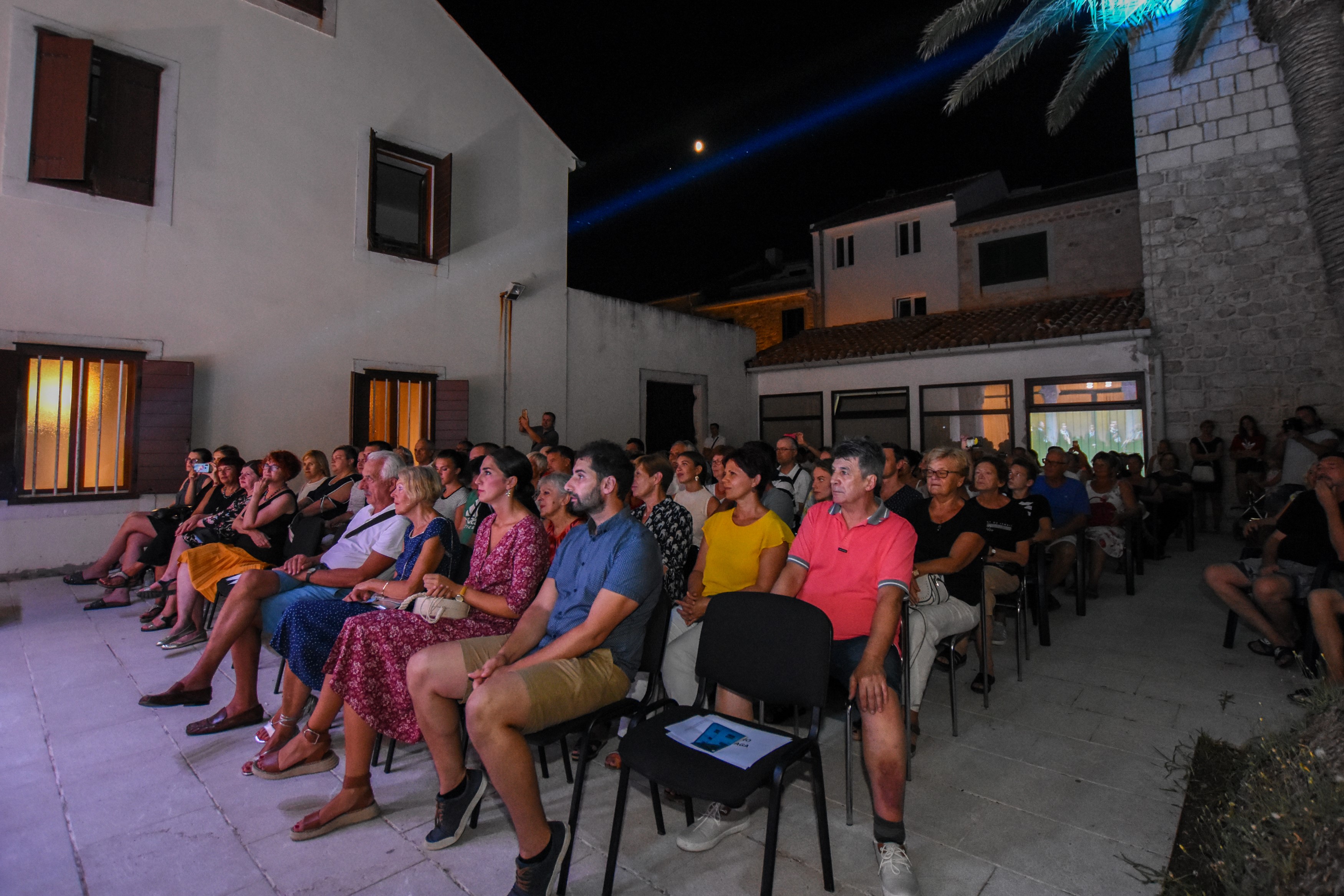 Klapa Bošket nastupila u Pagu