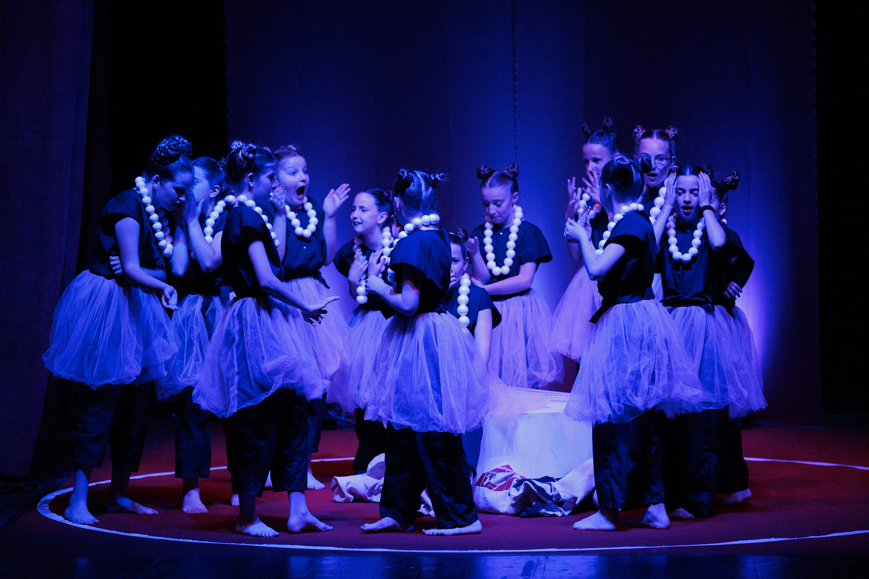 Igrajmo se: Zabranjeno mlađima od 15 strana A