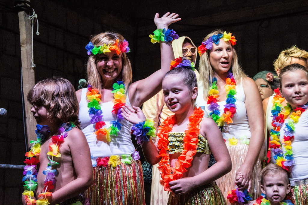 Paški ljetni karneval 2017 – maškarana povorka