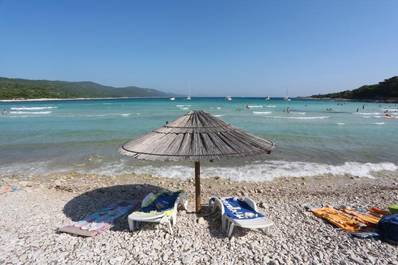 Ljetni dana na dugootočkoj plaži Sakarun, biseru Mediterana s prekrasnim tirkiznim morem, Foto: Filip Brala/PIXSELL Ljetni dana na dugootočkoj plaži Sakarun, biseru Mediterana s prekrasnim tirkiznim morem, Foto: Filip Brala/PIXSELL