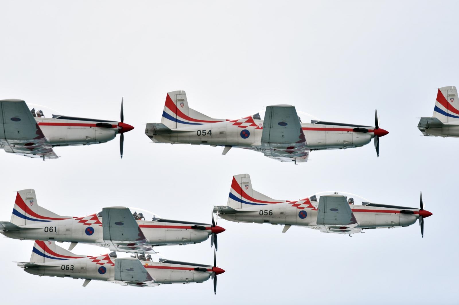 Iznad zadarske rive održan Letački program “Pukovnik Mirko Vukušić” Iznad zadarske rive održan Letački program “Pukovnik Mirko Vukušić”