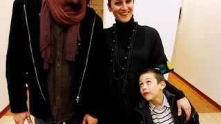 Pula, 281211.
U galeriji Makina otvorena je izlozba jestivih slastica povodom skorog otvorenja butika slastica “Skatulica by Stare Uzance” vlasnika Sandra Francula i Sanje Rakic Francula. Izlozene kolace posjetitelji su mogli kusati pa je sama izlozba nak